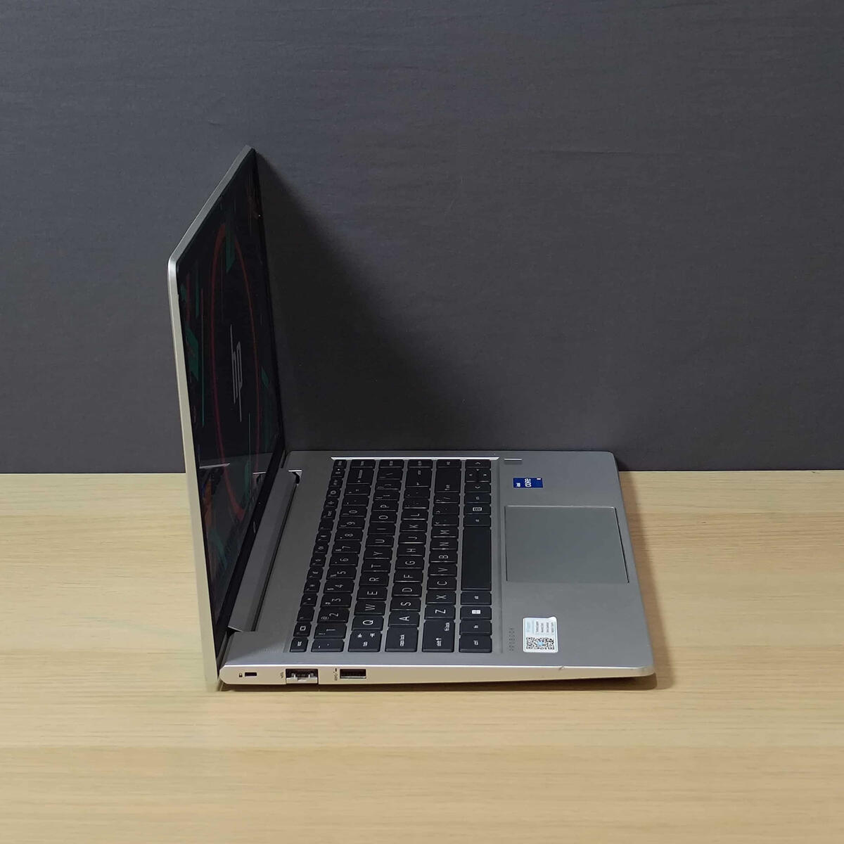 HP Probook 440G9 Samping Kiri Butik Laptop
